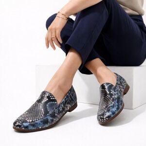 Banana Republic Women's‎ Loafers Size 6M Blue Black Snake Print Slip On Shoes